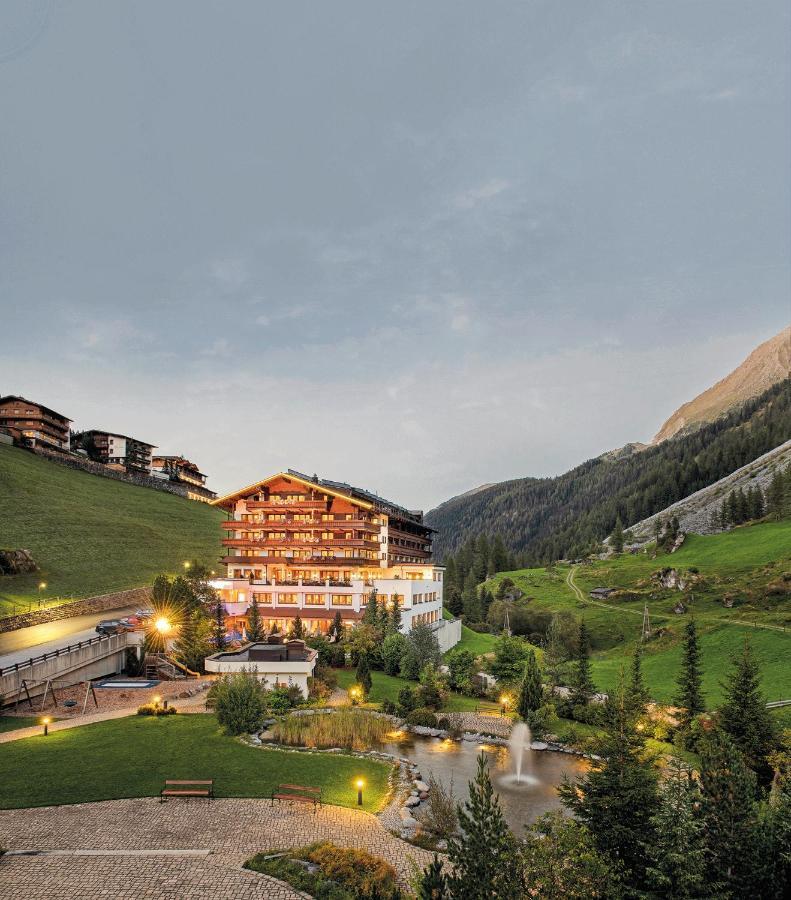 Hotel Alpenhof Tux Exteriör bild