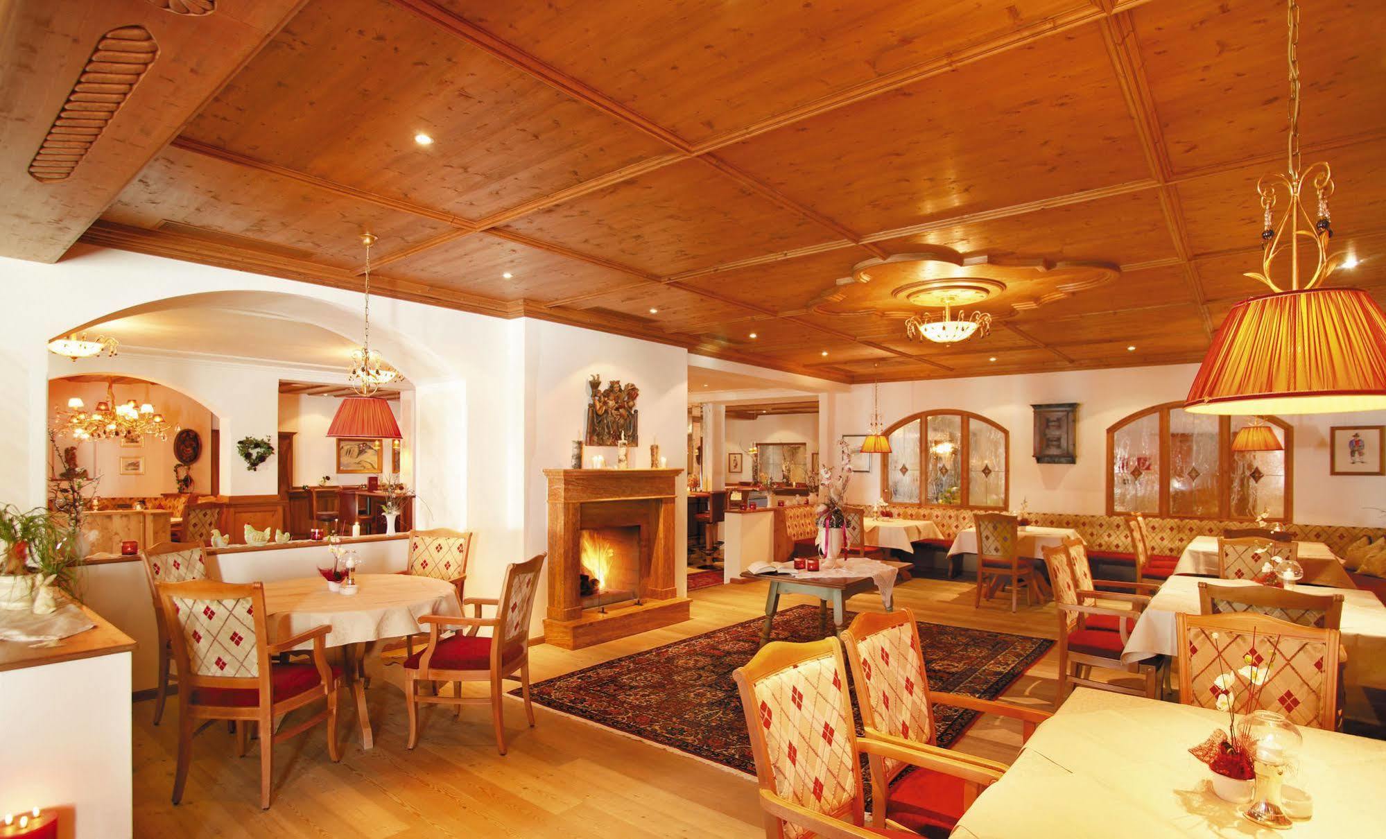 Hotel Alpenhof Tux Exteriör bild