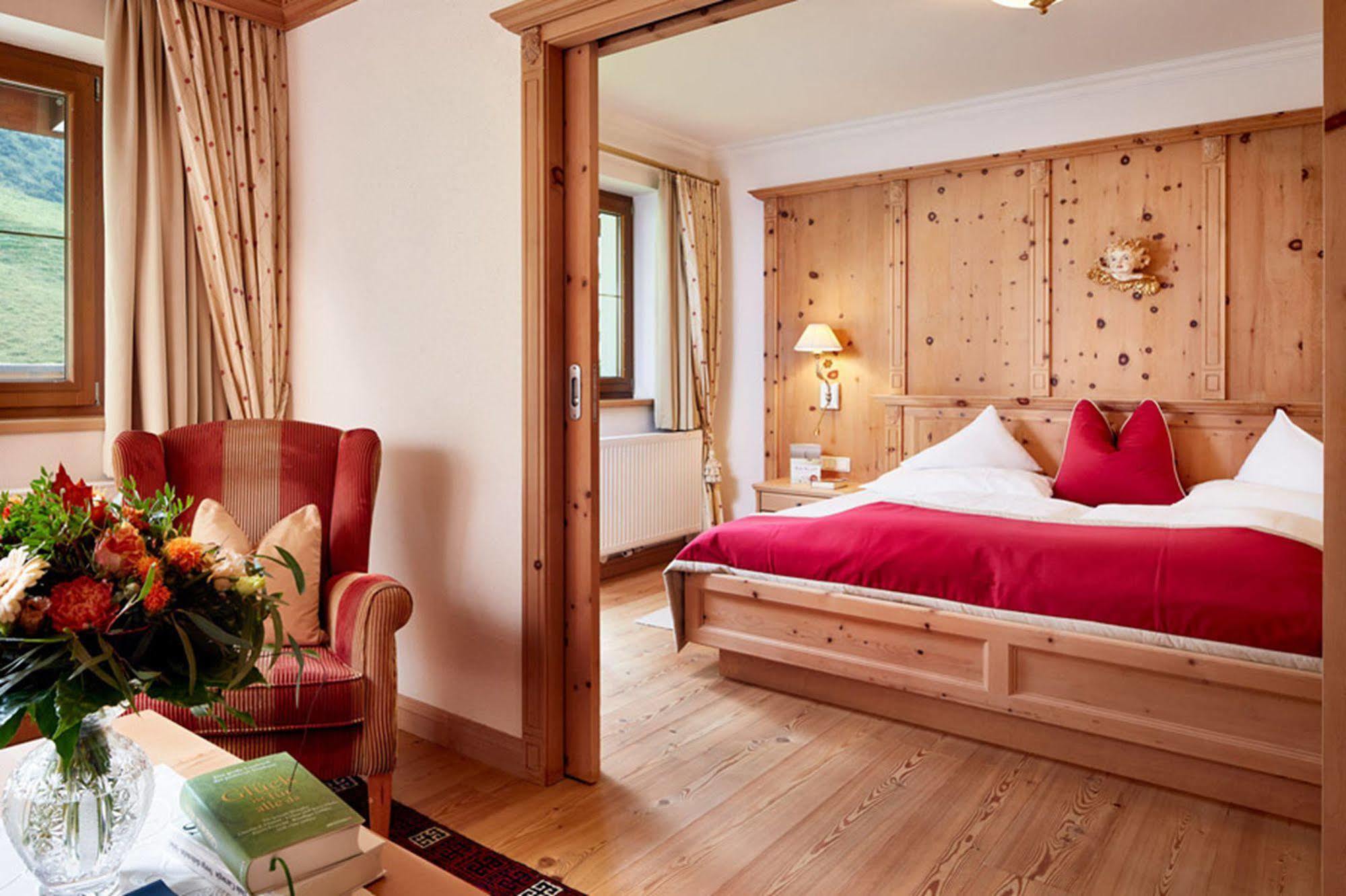 Hotel Alpenhof Tux Exteriör bild